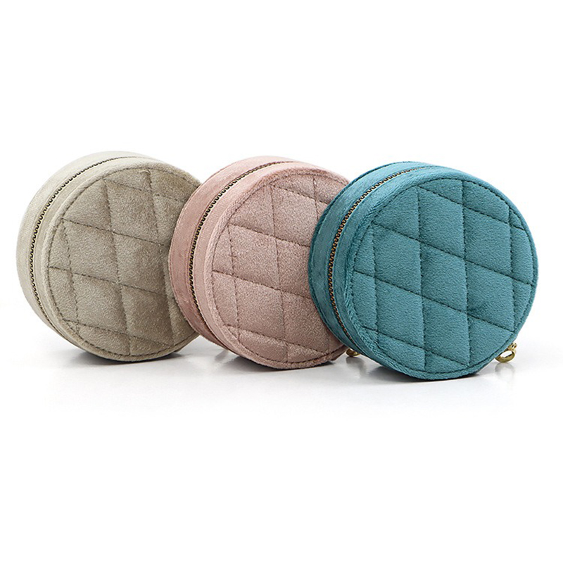 Round Diamond Velvet Travel Je - огляд і ціна Travel Accessories Display