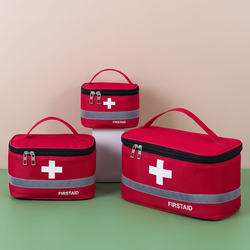 Waterproof Fabric First Aid Ki - огляд і ціна First Aid Travel Kit