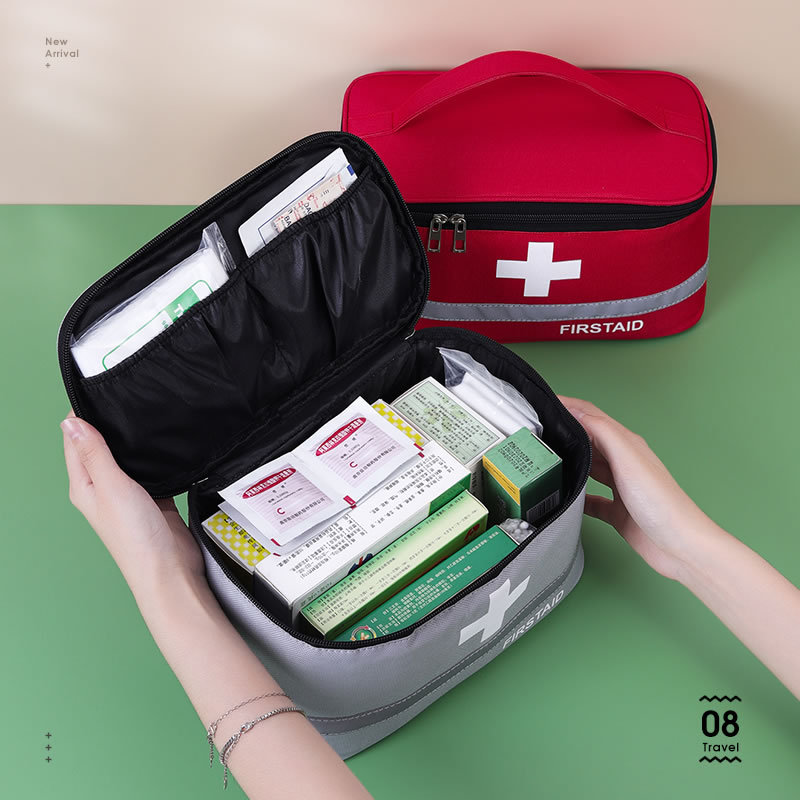 Waterproof Fabric First Aid Ki - огляд і ціна First Aid Travel Kit