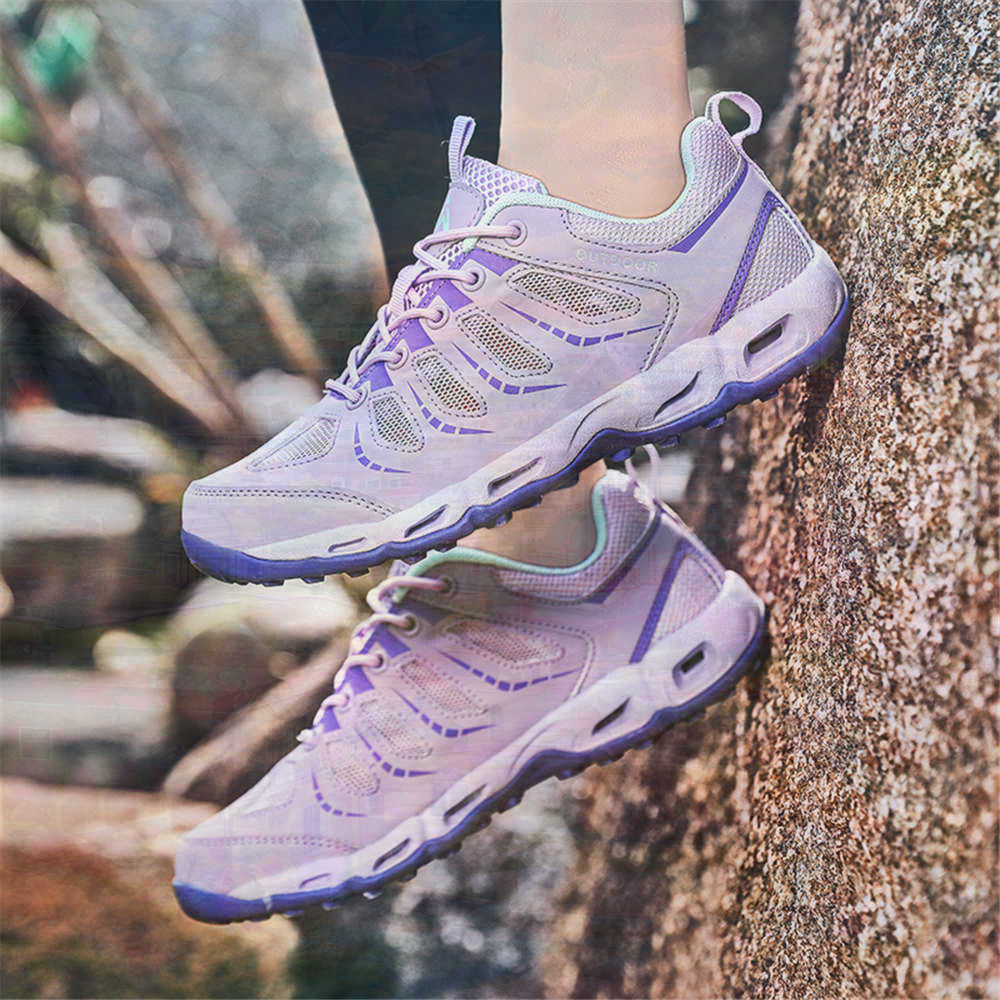 Sumer Round Tip Silver Sneaker - огляд і ціна Travel Accessories Gift Ideas